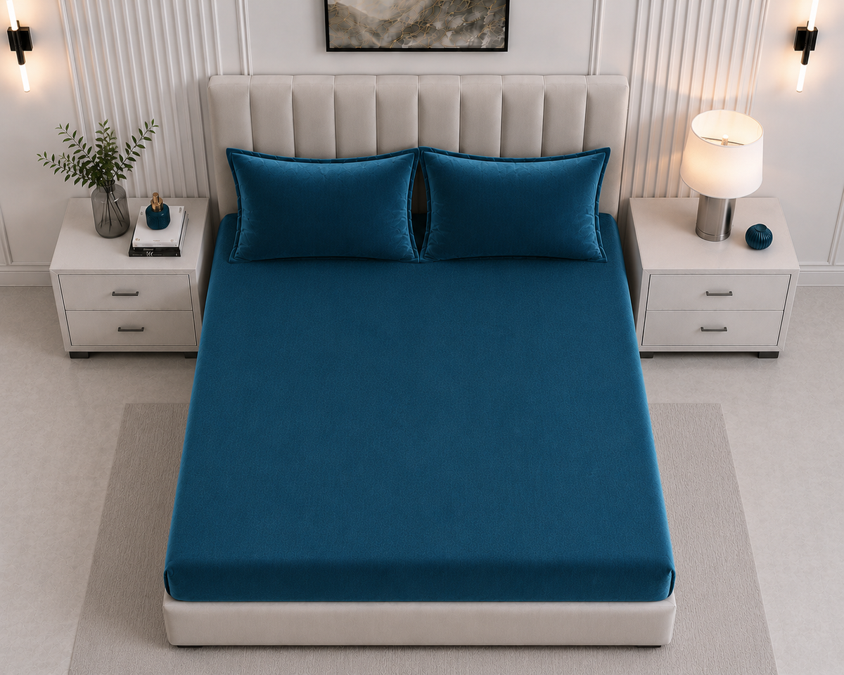 Velvet Solid Winter Bedsheet for Double Bed King Size with 2 Pillow Covers